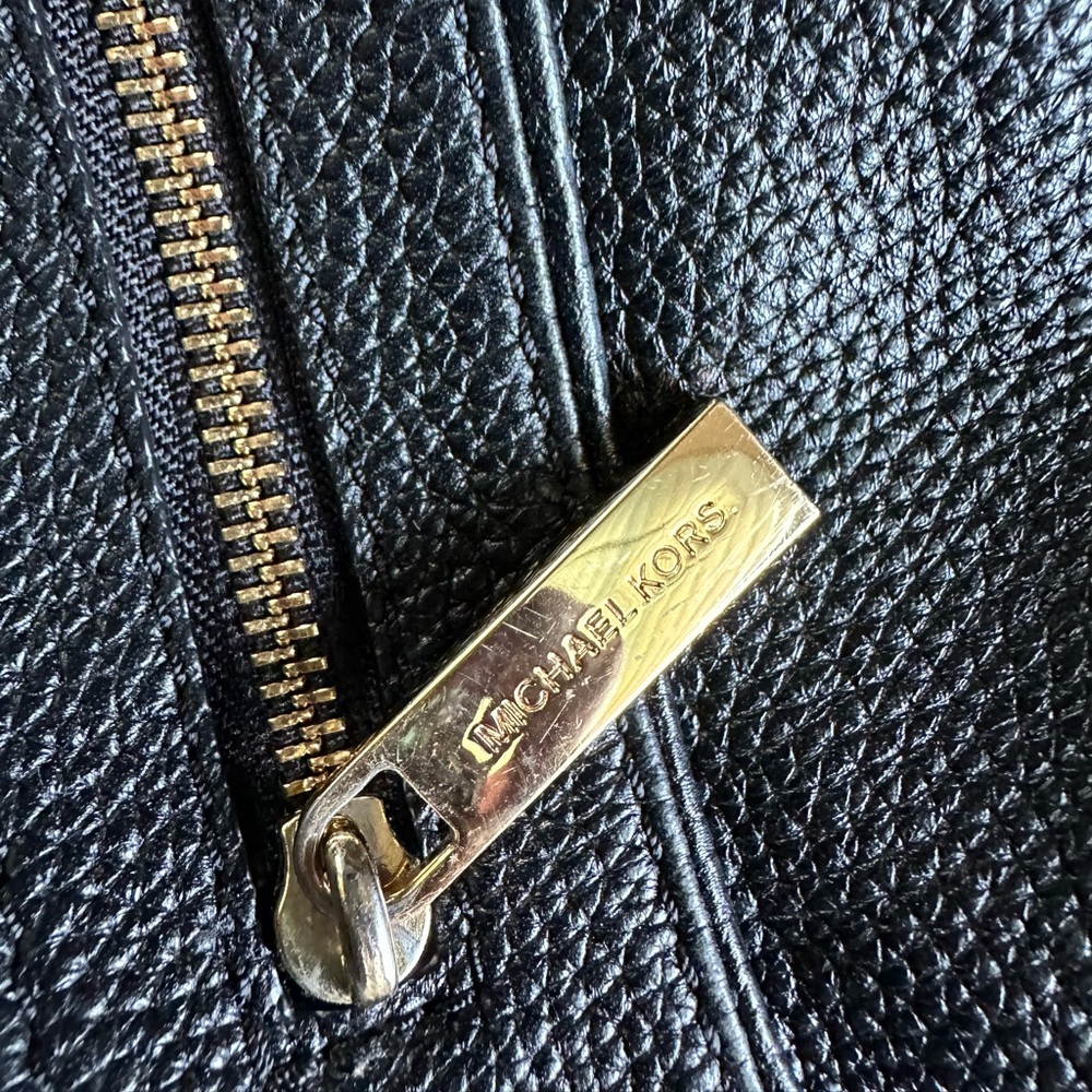 Michael Kors Black Leather Shoulder Bag with Gold Accents - Picture 3 of 7